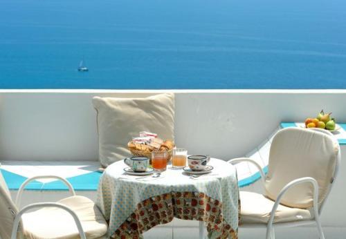Praiano Apartment Sleeps 2