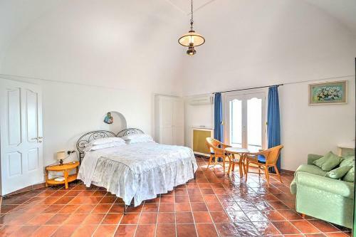 Praiano Villa Sleeps 5 Air Con Wifi