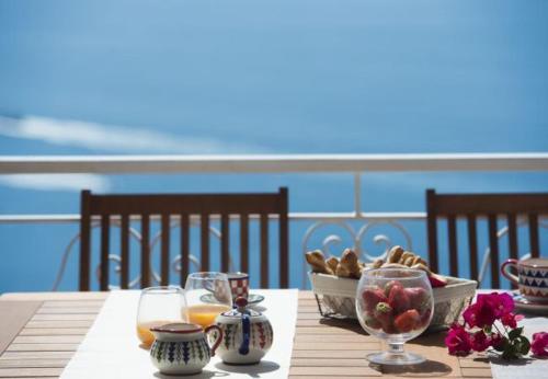 Praiano Apartment Sleeps 4 T721497