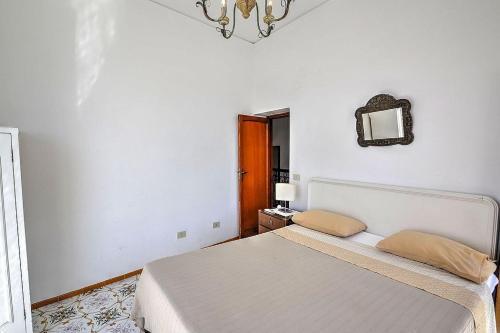 Praiano Villa Sleeps 10 Air Con Wifi