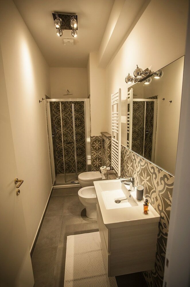 Hostal Dimora 16 Rooms & Garden