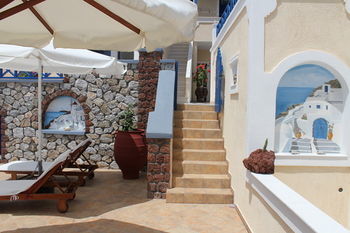 Hotel Thira & Apartments