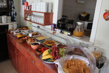 Hotel Thira & Apartments