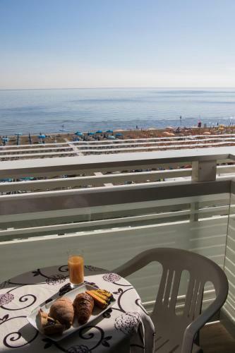 Club Hotel