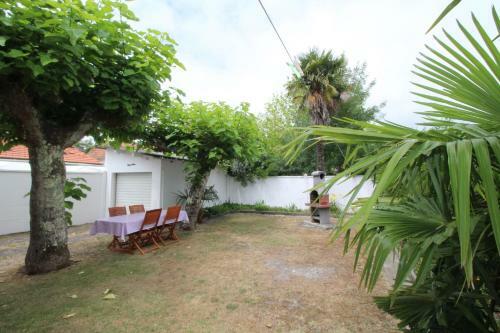 Agr�able Petite Maison Avec Jardin Clotur�