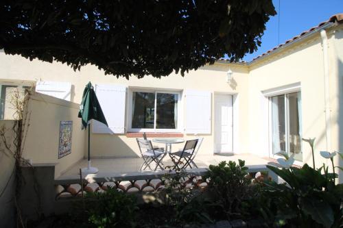 Maison 2 Chambres � Deux Pas De La Plage Du Betey