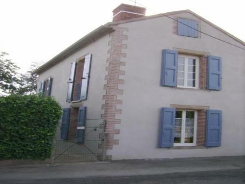 House On S'y Plait