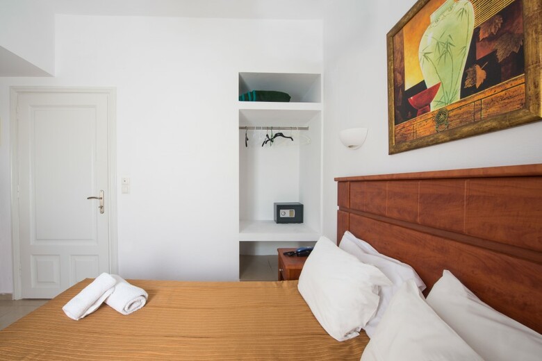 Giannoulaki Village Hotel