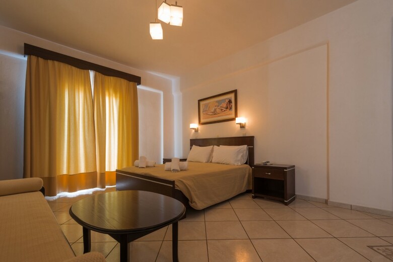 Giannoulaki Village Hotel