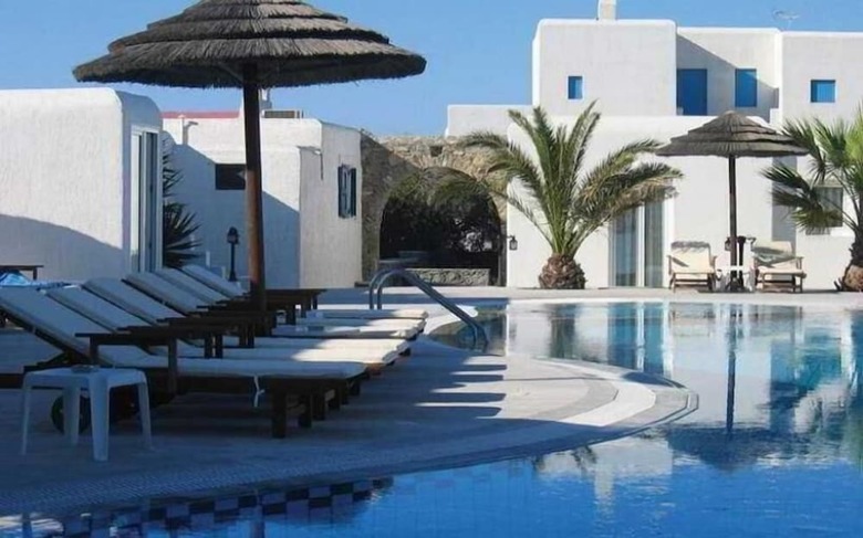 Giannoulaki Village Hotel