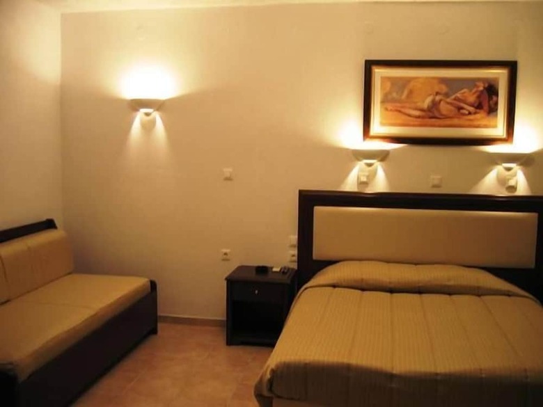 Giannoulaki Village Hotel