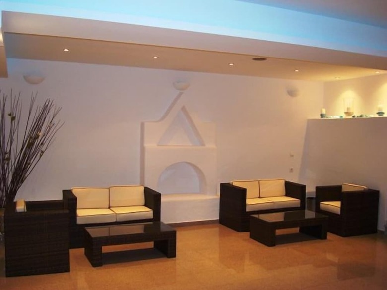 Giannoulaki Village Hotel