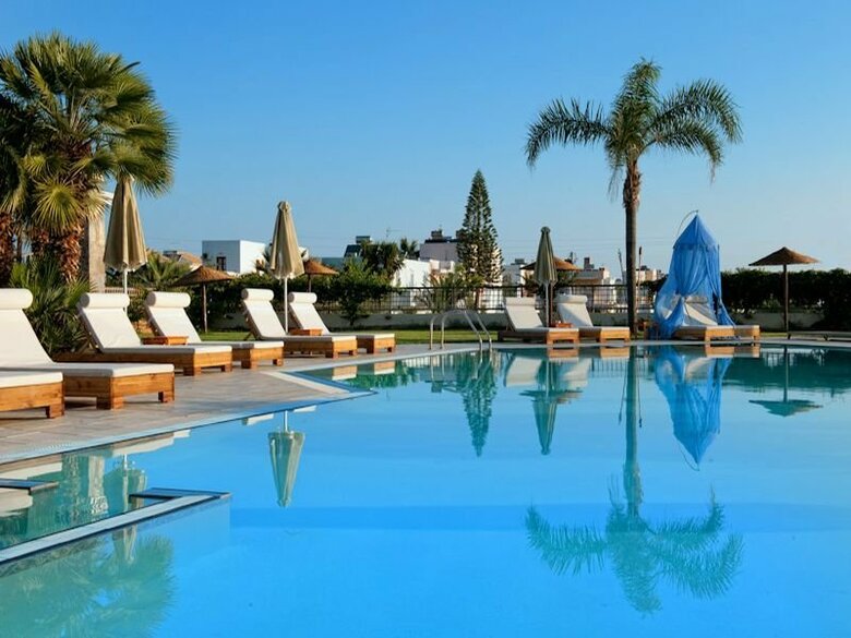Socrates Hotel Apts