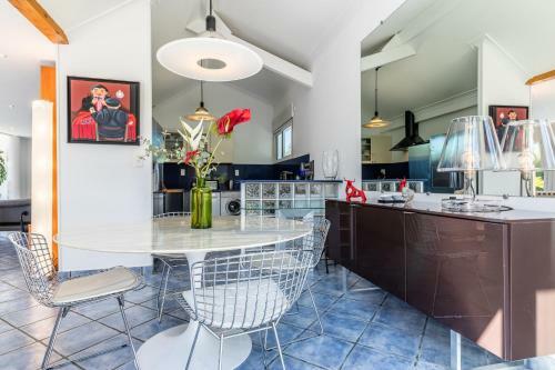 Villa Bahia � 2 Minutes Des Plages !!