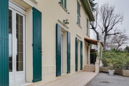 Apartamento Bas De Villa Proche Du Bord De Mer D Antibes