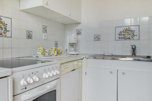 Apartamento Bas De Villa Proche Du Bord De Mer D Antibes