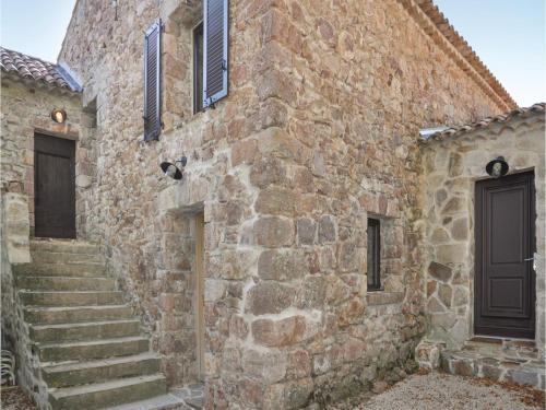 Five-bedroom Holiday Home In Bagnols En Foret