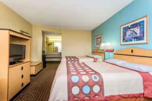 Hotel *super 8 Motel Atlanta Northeast*