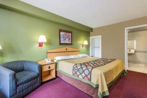 Hotel *super 8 Motel Atlanta Northeast*