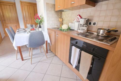 Saint-gervais-les-bains Apartment Sleeps 3 T422023