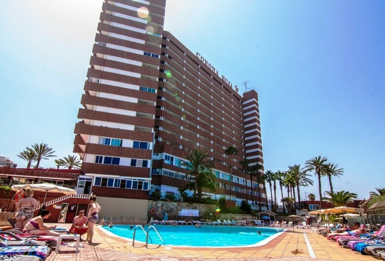 Aparthotel Corona Roja