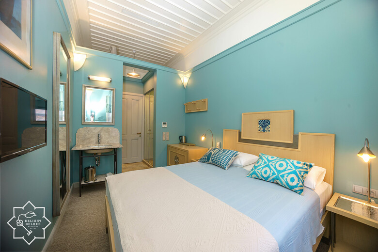 Delight Deluxe Boutique Hotel