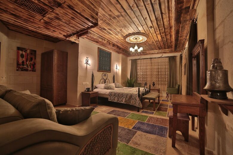 Caravanserai Inn Hotel