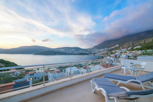 New Age Villa Maria