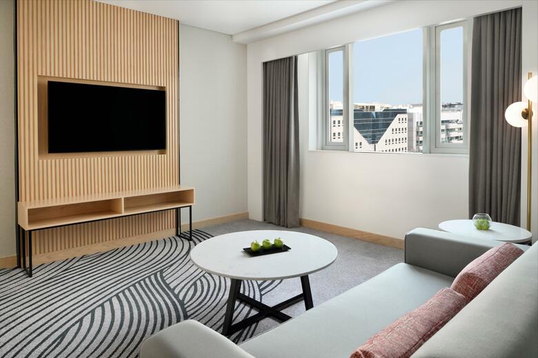 Crowne Plaza - Dubai Jumeirah, An Ihg Hotel