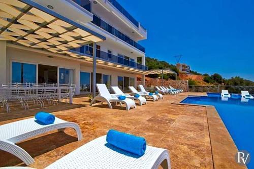 Kalkan Villa Sleeps 17 Pool Air Con Wifi