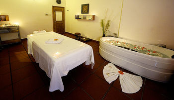 Romance Hotel Hue
