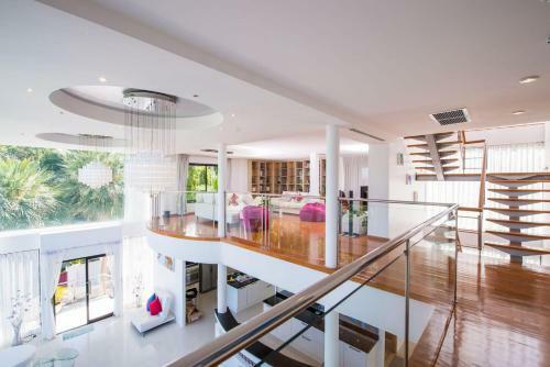 White Stone - Luxurious Villa With Sunset Views