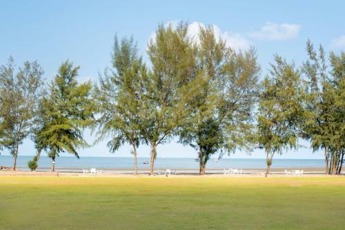Hotel Away Pranburi Beach Resort
