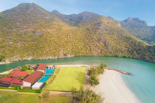 Hotel Away Pranburi Beach Resort