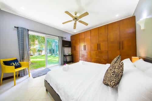 Private Beach Majestic Pool Villa Pattaya