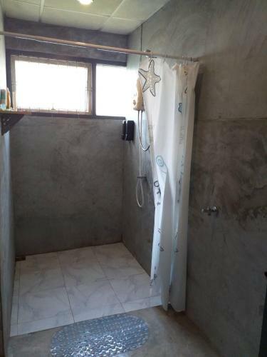 Chang Bed And Bar Hostel