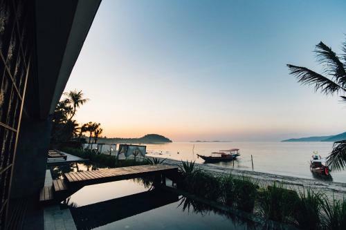 Hotel The Beach Samui
