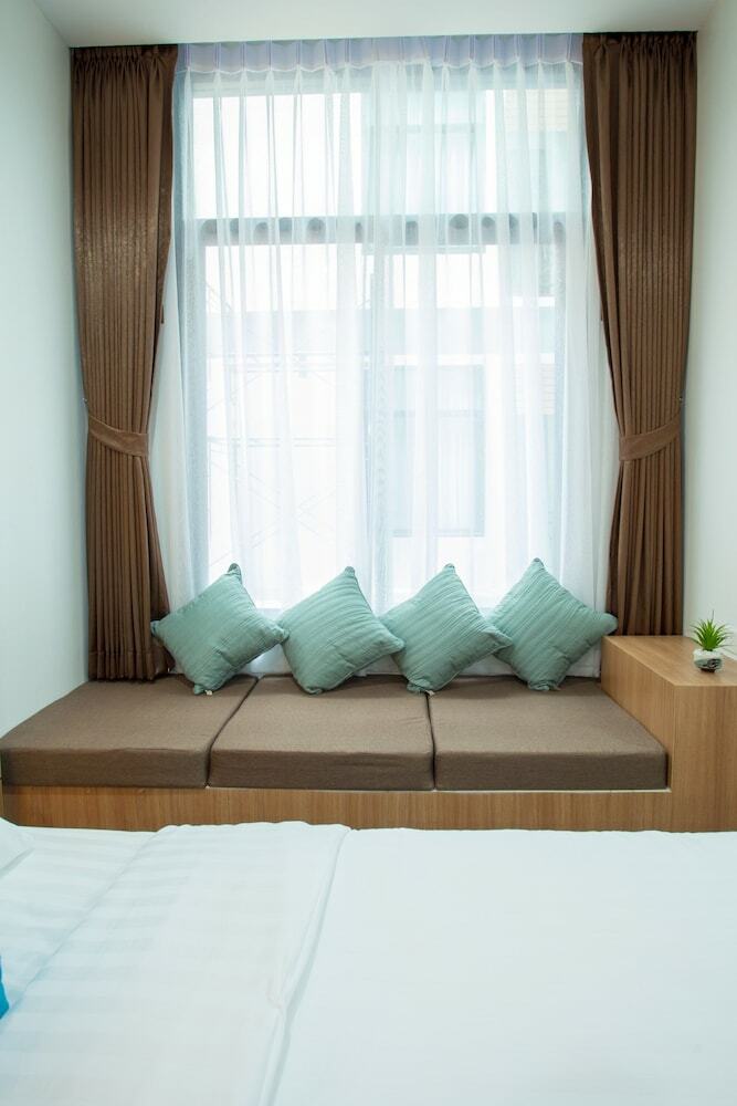 Thanburi Hotel