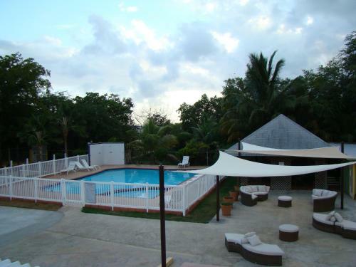 Hotel Combate Beach Resort