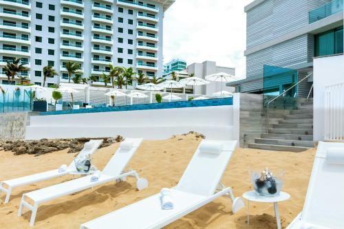 Serafina Beach Hotel