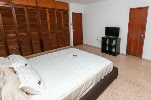 Hostal Cacique 2260