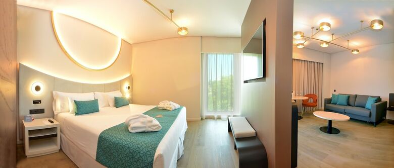 Hotel Barcel� Sevilla Renacimiento