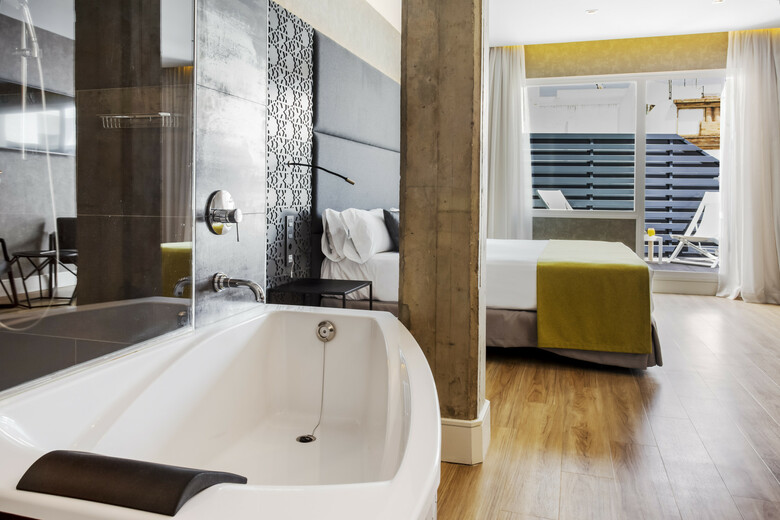 Hotel Catalonia Giralda