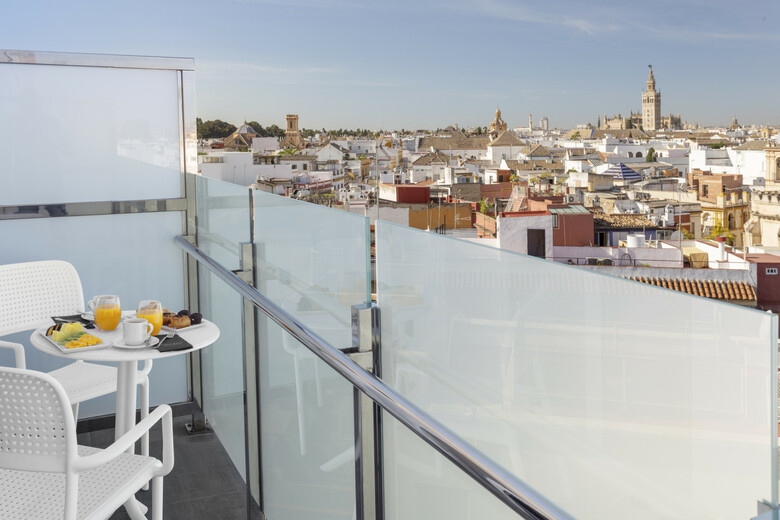 Hotel Catalonia Giralda