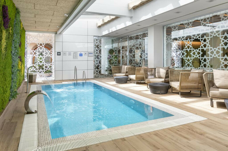Hotel Catalonia Giralda