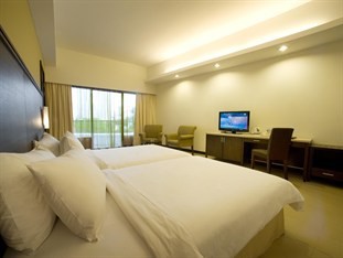 Hotel Flamingo By The Beach