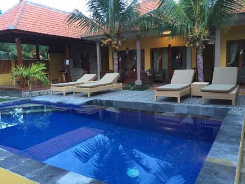 Hostal Yellow Bridge Guest House