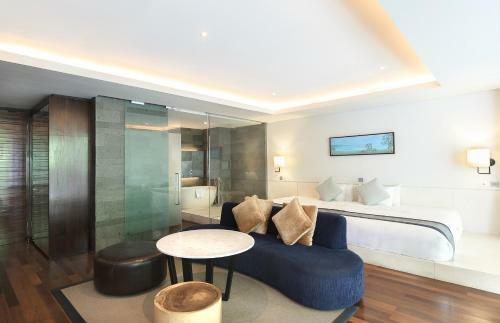 Suites By Watermark Hotel And Spa