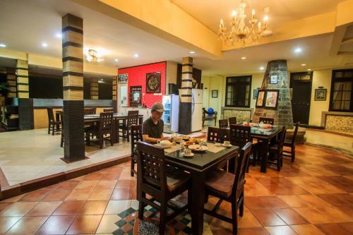 Hostal Sri Ratu Hotel
