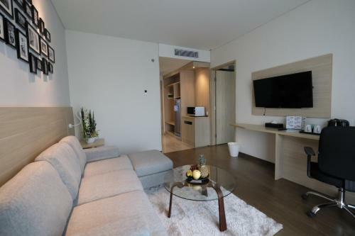 Hotel Ayola Lippo Cikarang